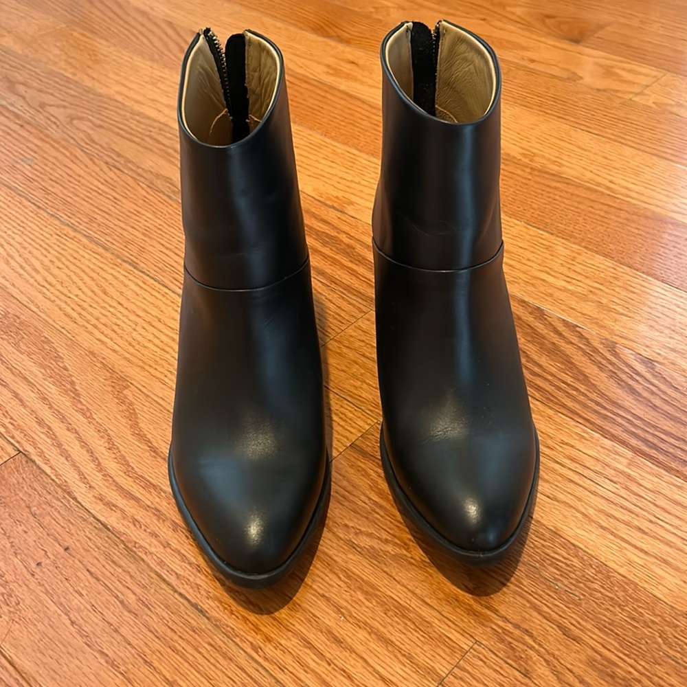 Nisolo Dari Commuter boots. Black. Size 11.